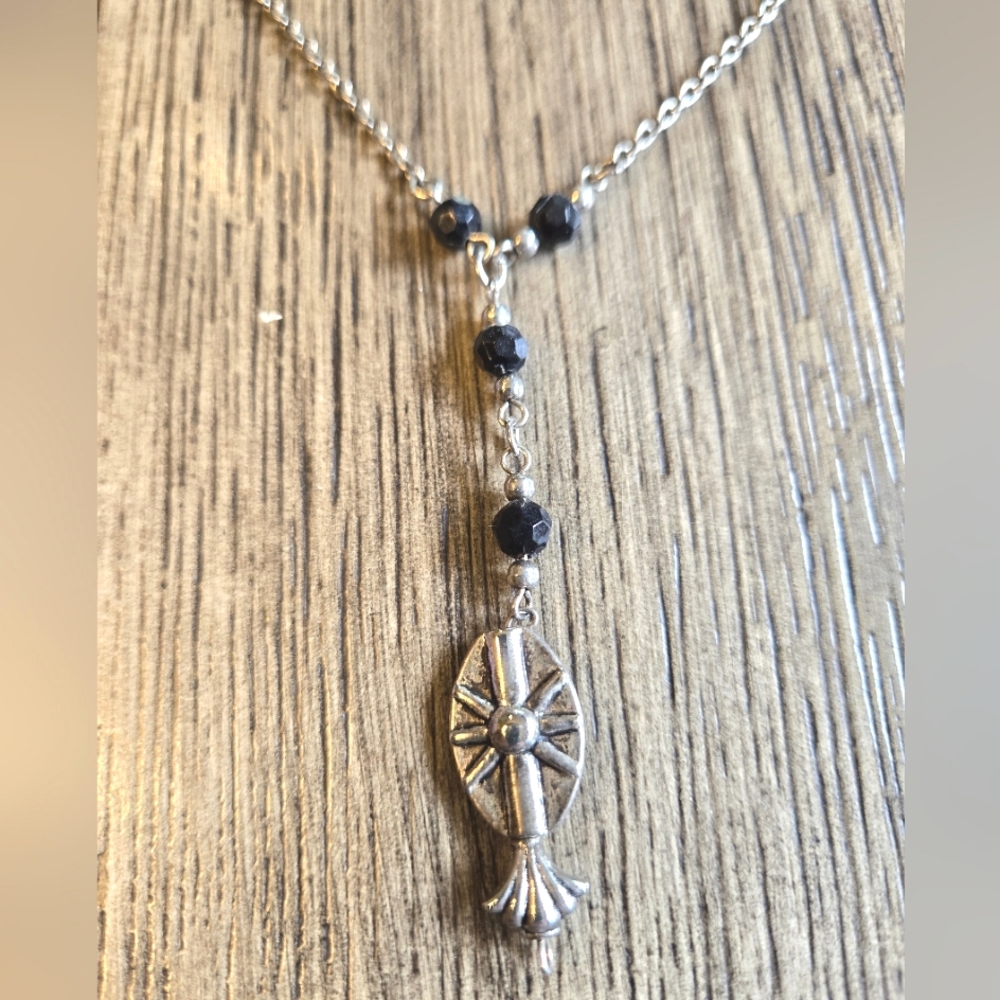 Starburst pendant necklace